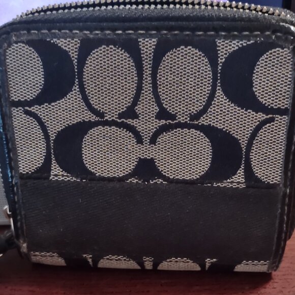 Coach Folding Wallet - Picture 2 of 9